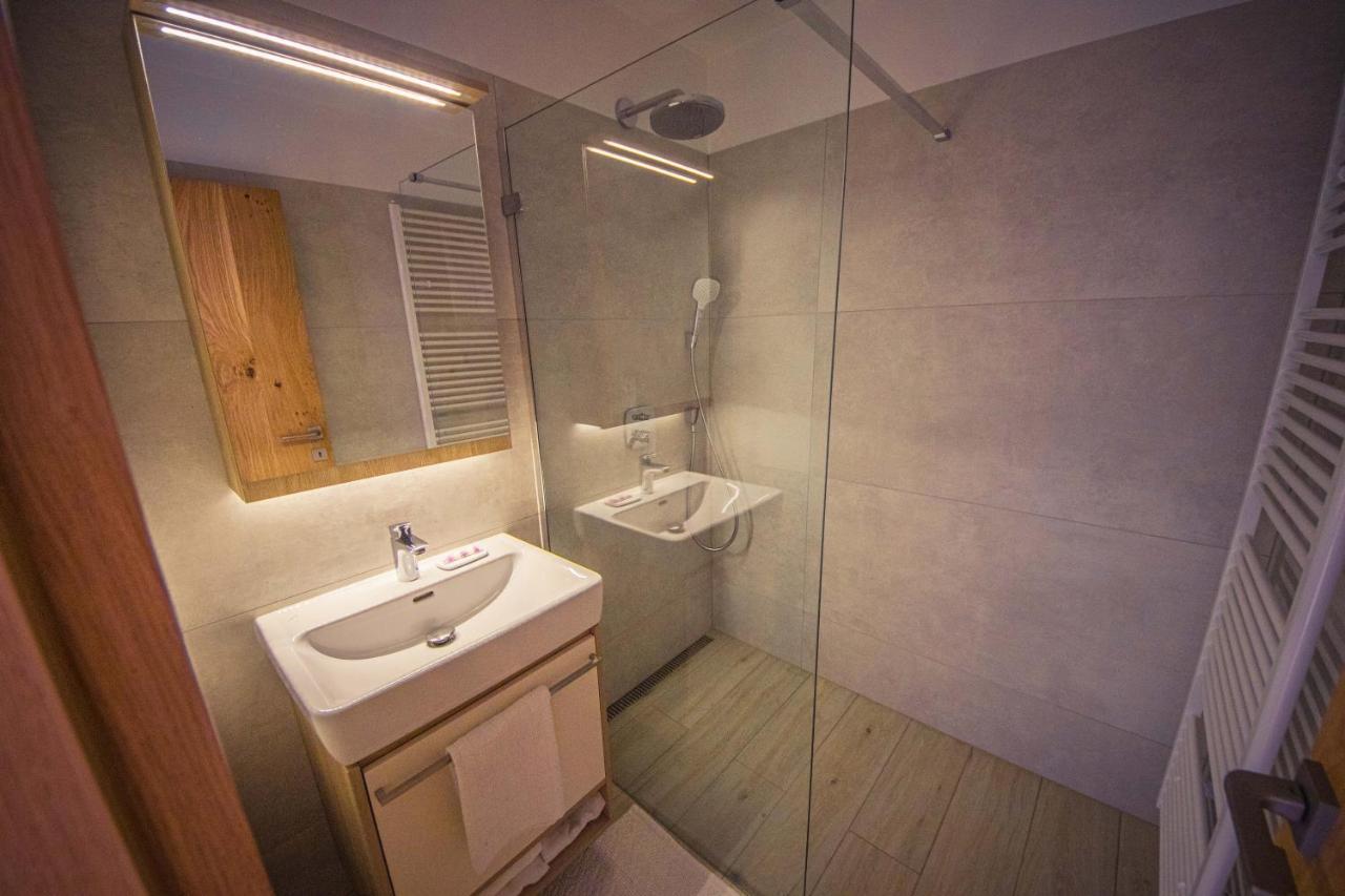 Zore Jasna Apartments 迪马诺卡多林纳 外观 照片